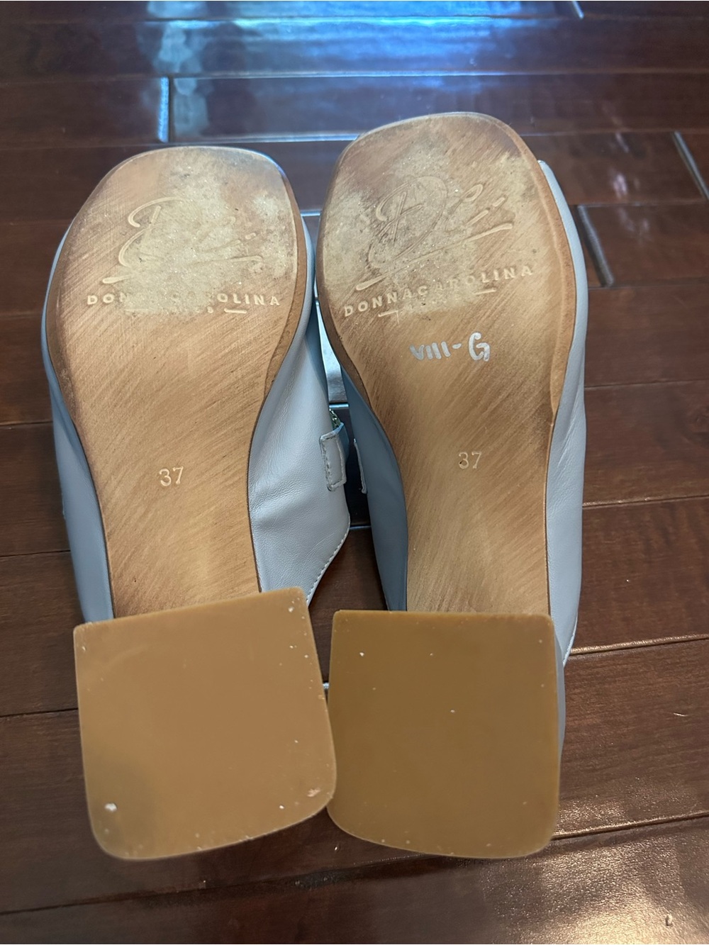 Donna Carolina Slide Mules with Gold Braided Accent - Picture 4 of 5